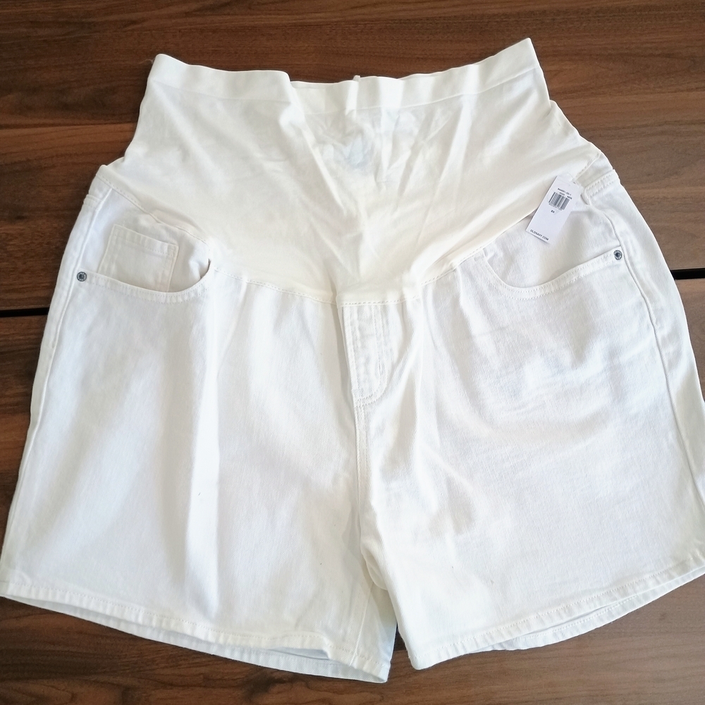 Old Navy Women's Cream Maturity Shorts